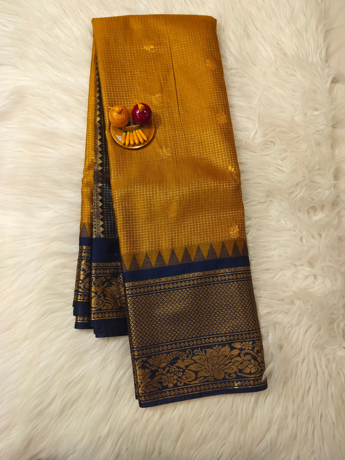 GC16Vintage Gadwal check sarees(Tan Yellow)