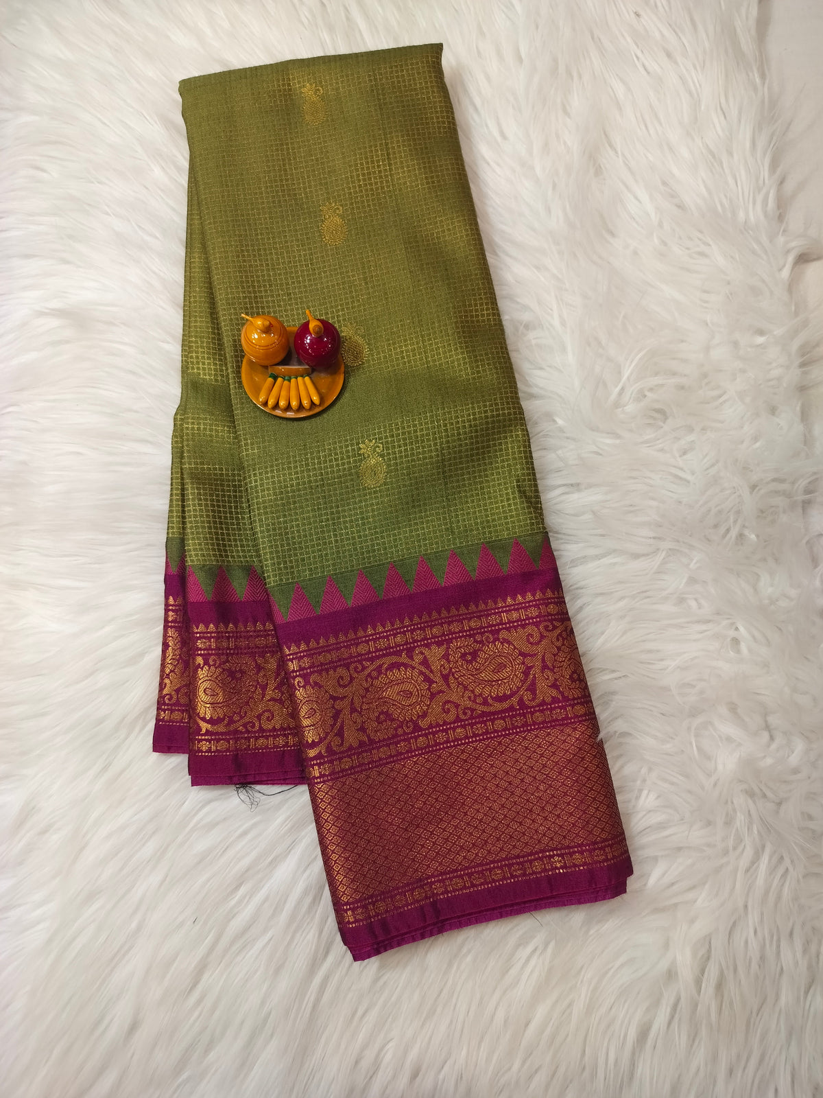 GC16Vintage Gadwal check sarees(green)