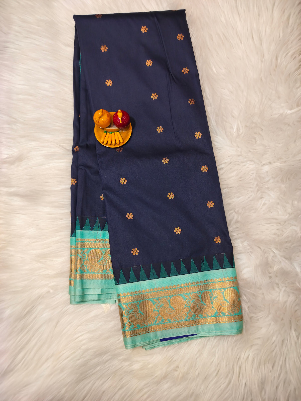 Dasara Vintage Gadwal small boarder