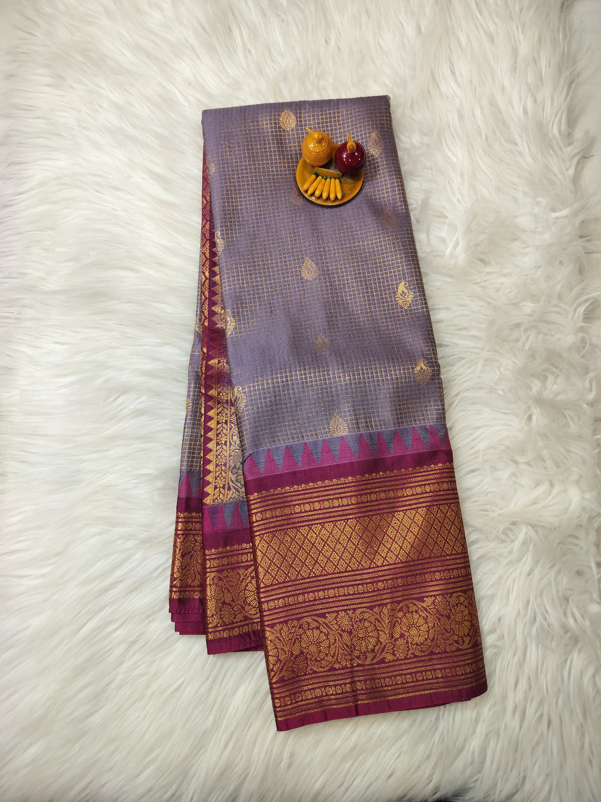 GC16Vintage Gadwal check sarees(lavender)